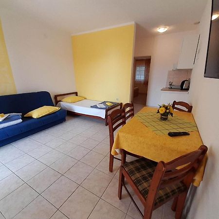 Apartments With A Parking Space Gradac, Makarska - 11332 Gradac  Rom bilde