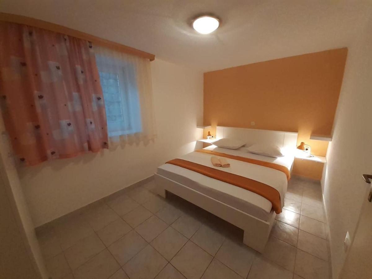 Apartments With A Parking Space Gradac, Makarska - 11332 Gradac  Eksteriør bilde