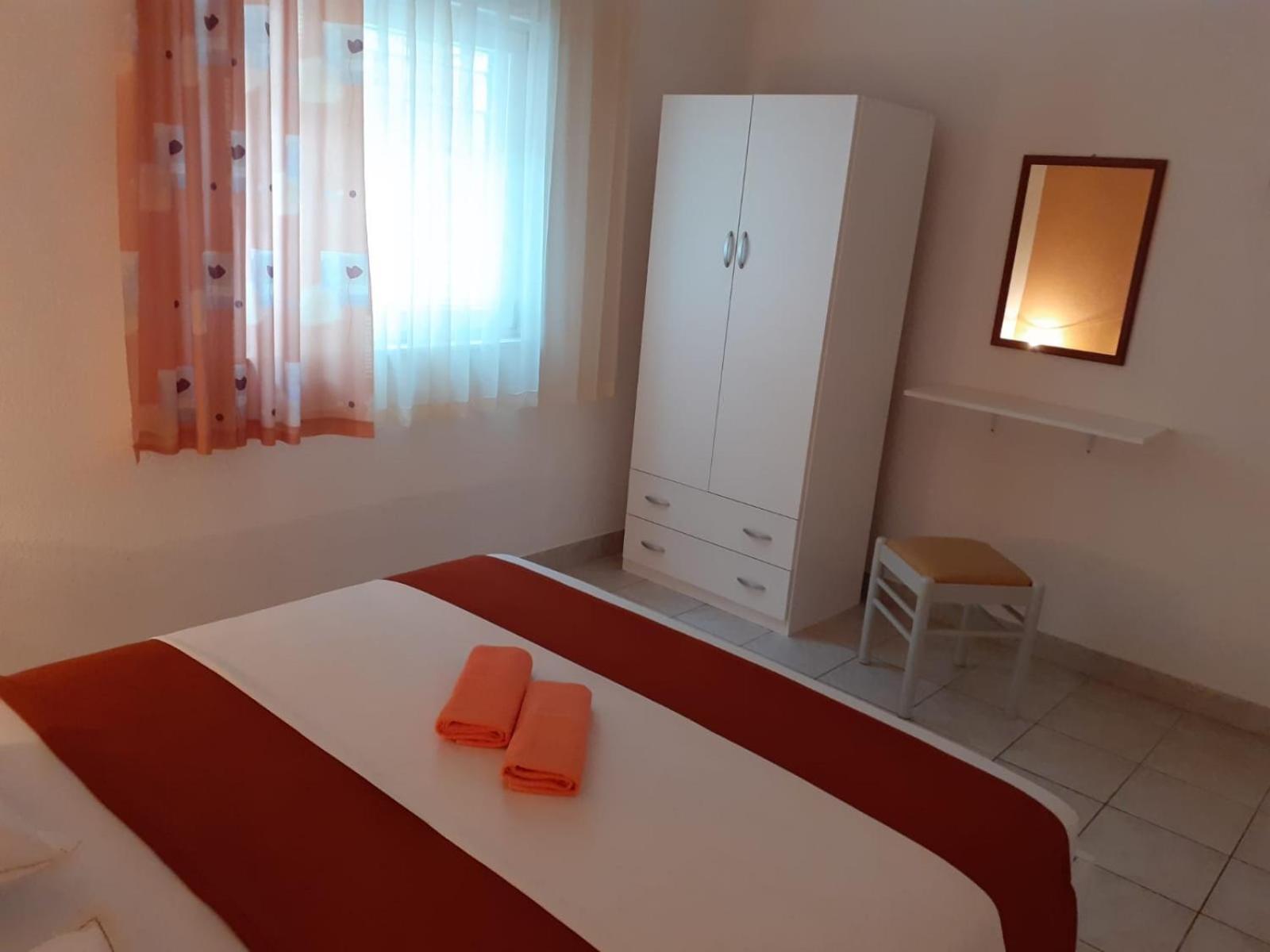 Apartments With A Parking Space Gradac, Makarska - 11332 Gradac  Rom bilde
