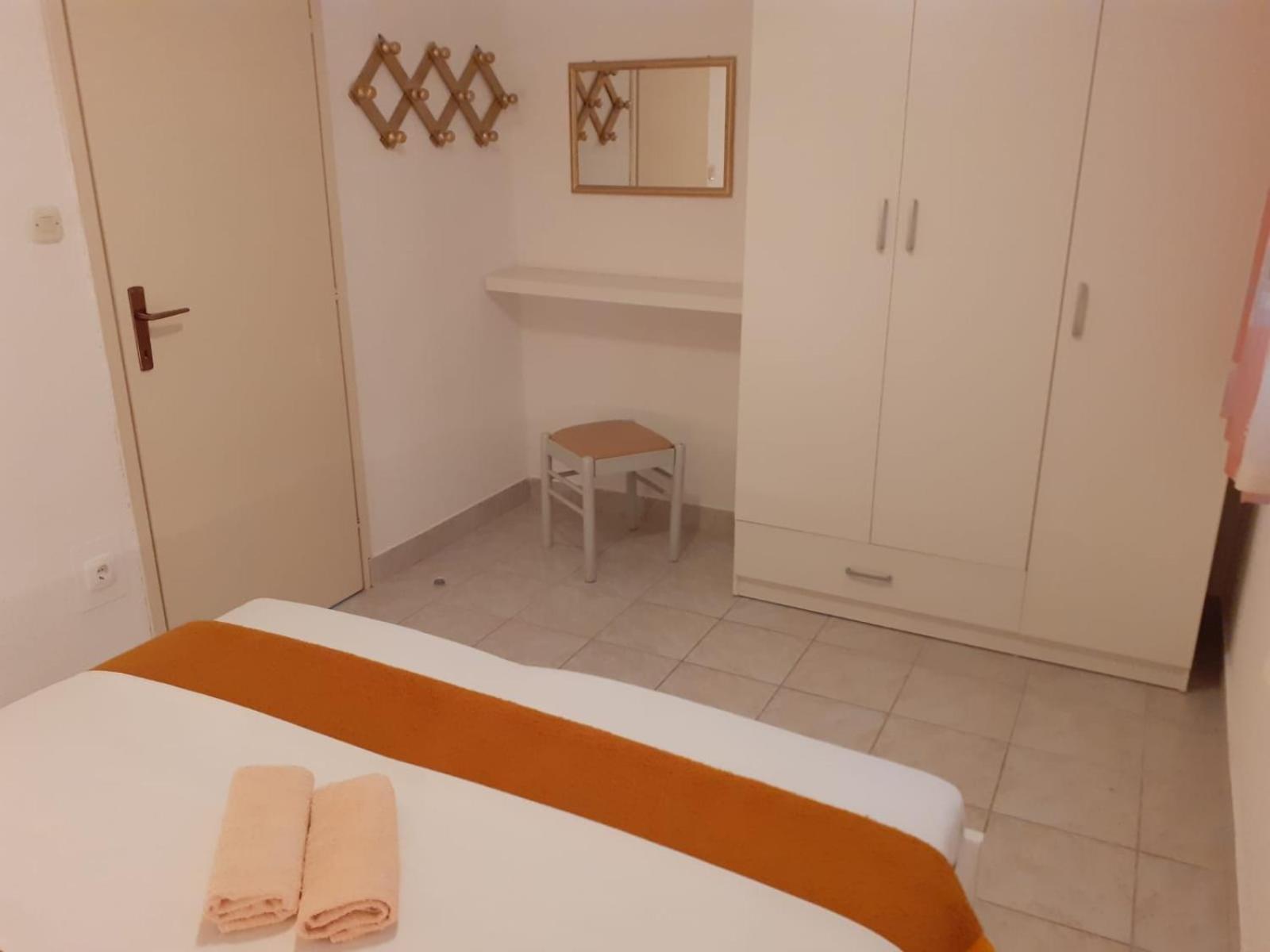 Apartments With A Parking Space Gradac, Makarska - 11332 Gradac  Rom bilde