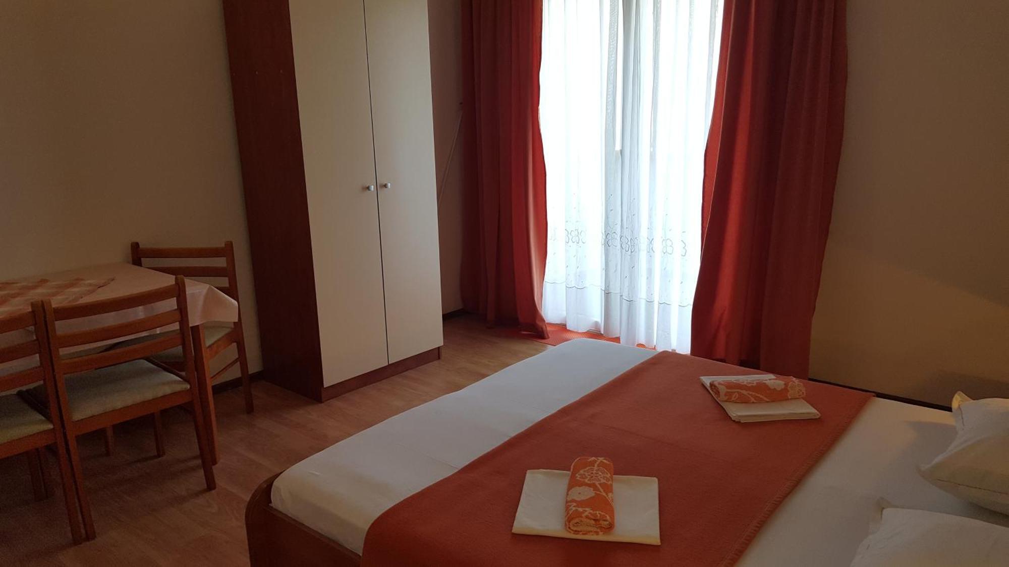 Apartments With A Parking Space Gradac, Makarska - 11332 Gradac  Rom bilde