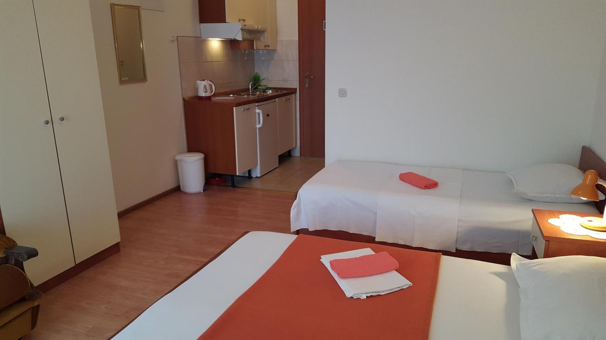 Apartments With A Parking Space Gradac, Makarska - 11332 Gradac  Rom bilde