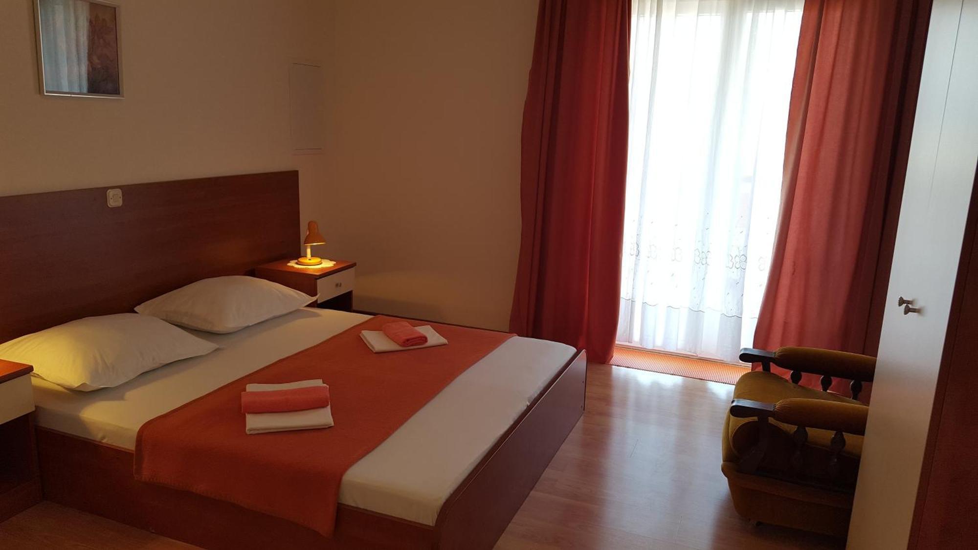Apartments With A Parking Space Gradac, Makarska - 11332 Gradac  Rom bilde