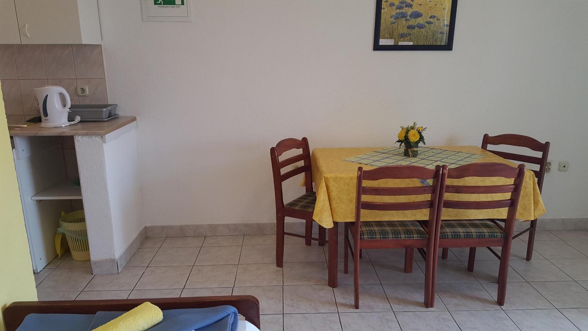 Apartments With A Parking Space Gradac, Makarska - 11332 Gradac  Rom bilde